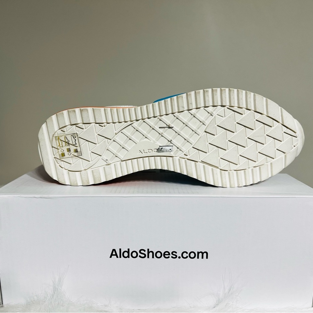 ALDO - Picture 3 of 5